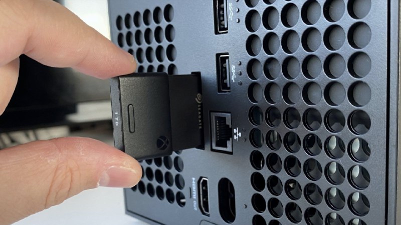 Xbox存储扩展卡可通过转接器在PC上复用 - WinDiscover